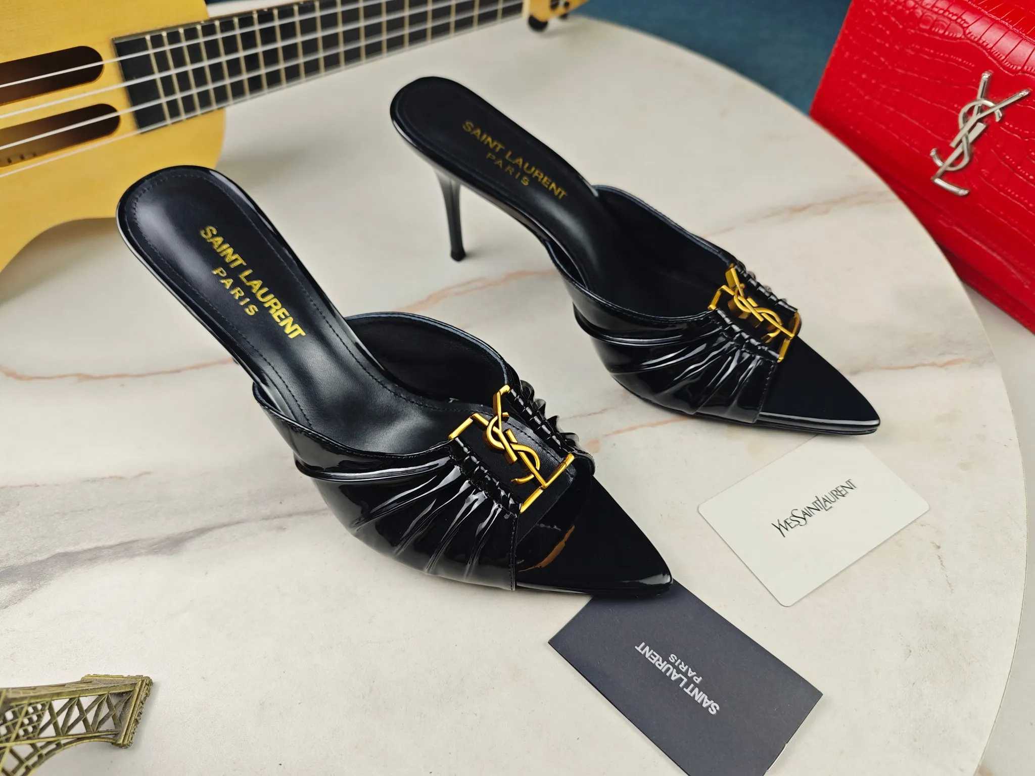 👟👟Ex-factory price 520👟👟 【Saint Laurent】Yves Saint Laurent, stiletto heel YSL sandals💃2024 early autumn counter synchronized with the latest styles, YSL, decoration👠 Classic and high-quality glamorous masterpieces, the hottest spring and summer series in the counter, with temperament, fashion, classic and attractive design style 😌The on-foot effect is particularly beautiful〰️, the material is imported from Italy, small black cow, imported black patent leather, lining, and foot pads; sheepskin, heel height, stiletto 9cm, size 35-41 (34.41.42 must be customized, non-returnable) outsole; imported genuine leather outsole, complete with counter packaging